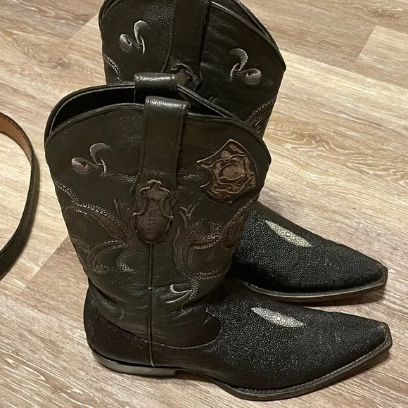 Cuadra men’s cowboy boots with matching belt